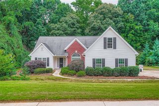4642 Devencrest Lane, Buford, GA 30519