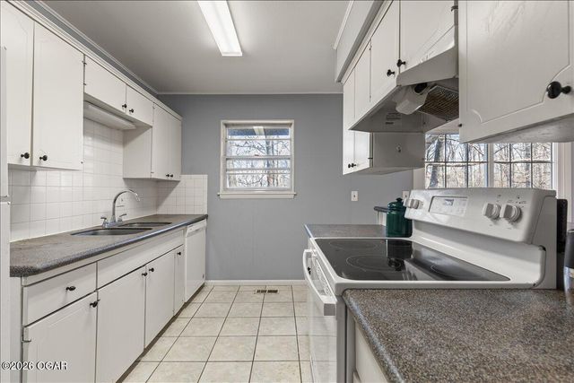 6 Finger Drive, Bella Vista, AR 72715
