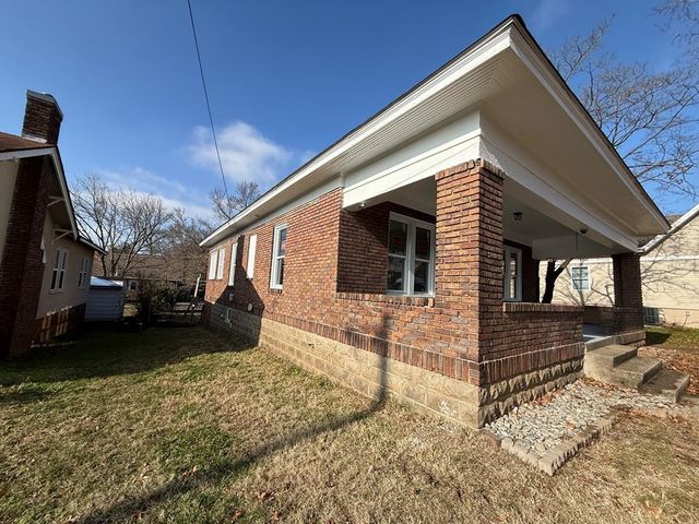 1523 Canton St, Hopkinsville, KY 42240