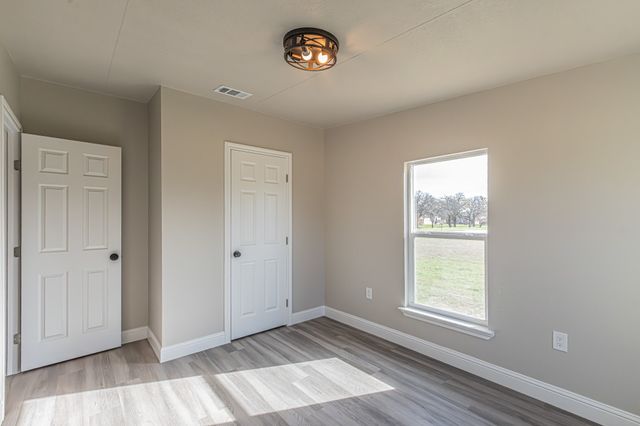 112 Private Road 1307, Bridgeport, TX 76426