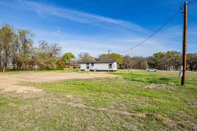 112 Private Road 1307, Bridgeport, TX 76426