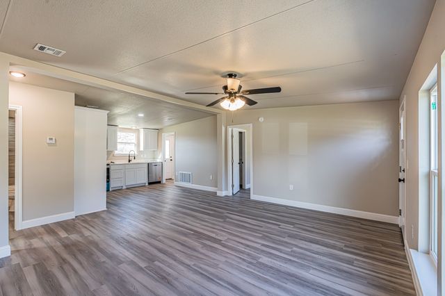 112 Private Road 1307, Bridgeport, TX 76426