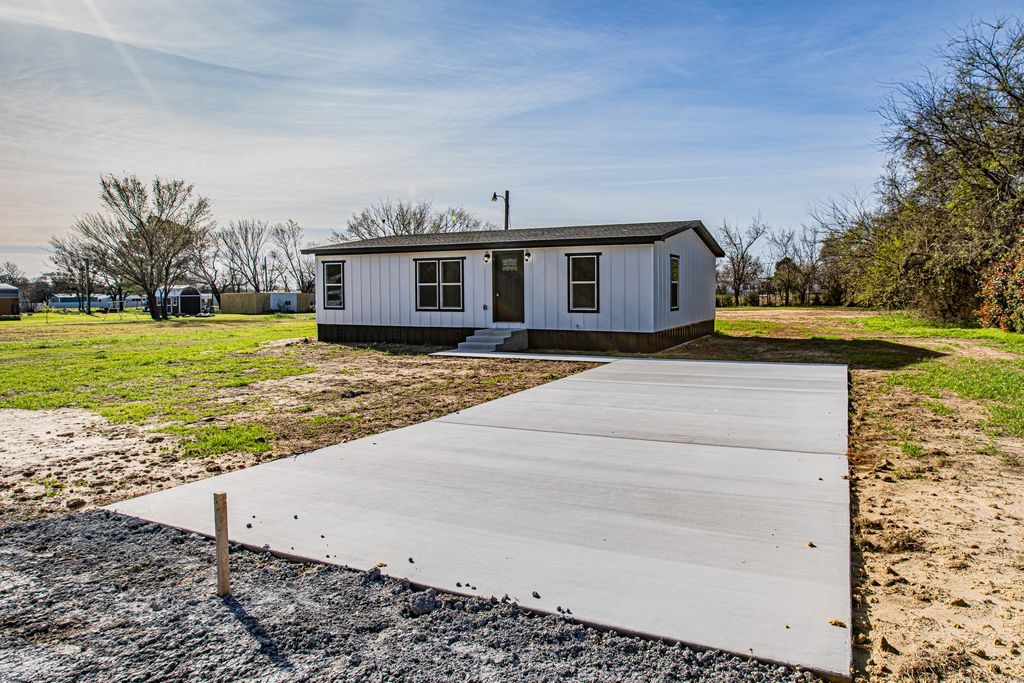 112 Private Road 1307, Bridgeport, TX 76426