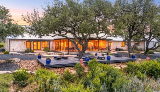 2814 PANTHER HOLLOW DR, Bandera, TX 78003