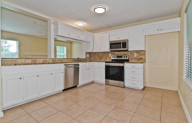 504 Circleview Drive, Mansfield, TX 76063