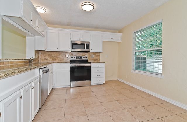 504 Circleview Drive, Mansfield, TX 76063