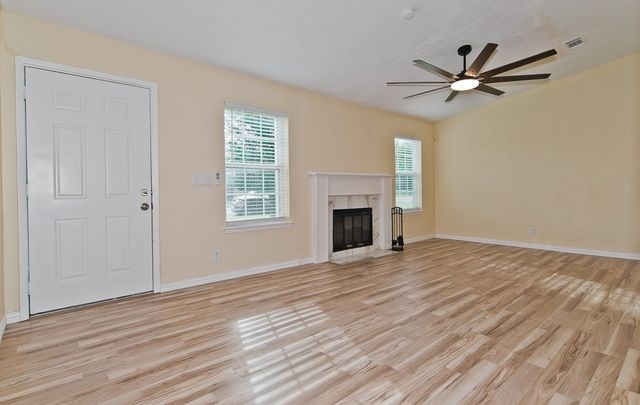 504 Circleview Drive, Mansfield, TX 76063