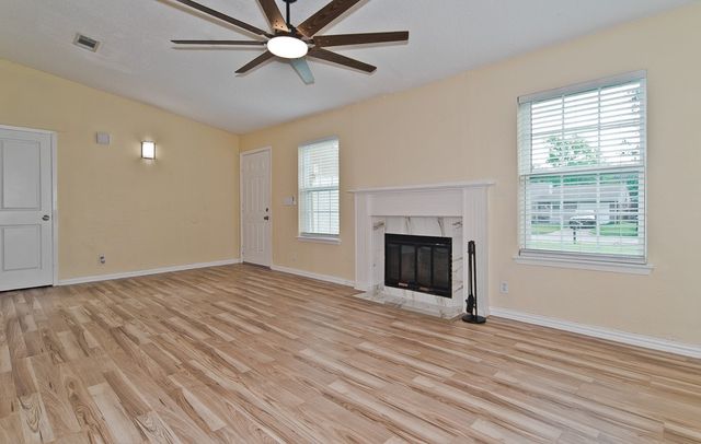 504 Circleview Drive, Mansfield, TX 76063
