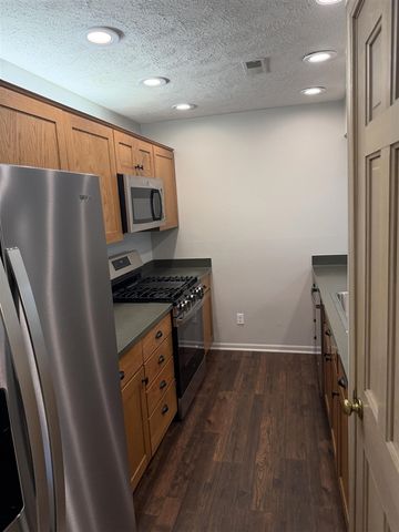 2098 Bent Trail Court, Ann Arbor, MI 48108