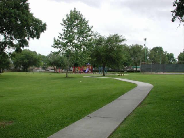 16923 Enchanted Circle W, Sugar Land, TX 77498