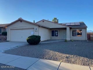 8903 E Fairway Groves Drive, Tucson, AZ 85730