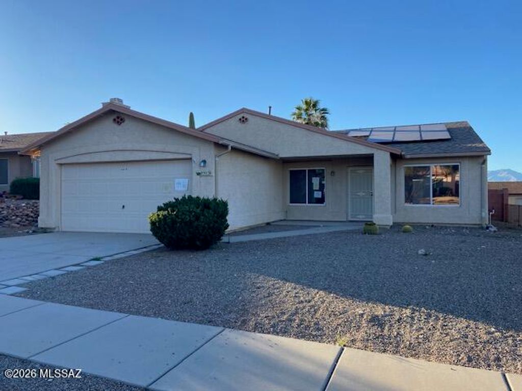 8903 E Fairway Groves Drive, Tucson, AZ 85730