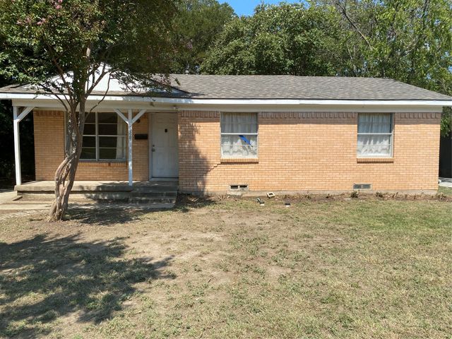 1325 Woodcrest Drive, Mesquite, TX 75149