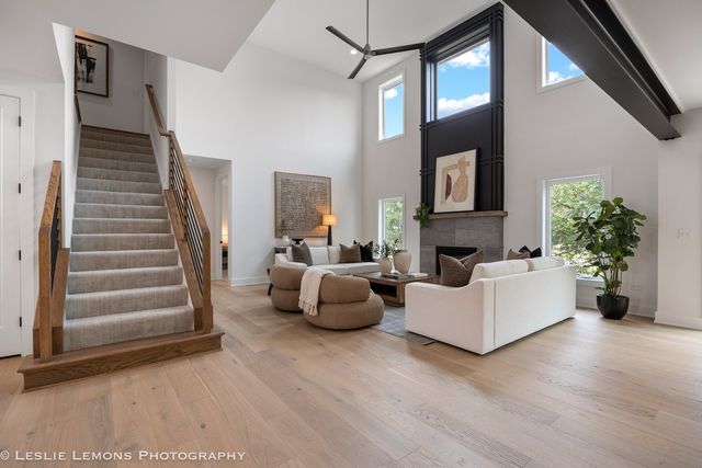 20 Pinnacle Court, Naperville, IL 60565