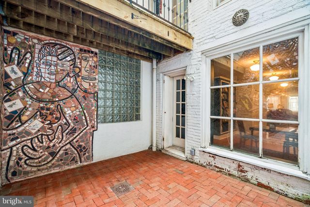 156 N 3RD ST, Philadelphia, PA 19106