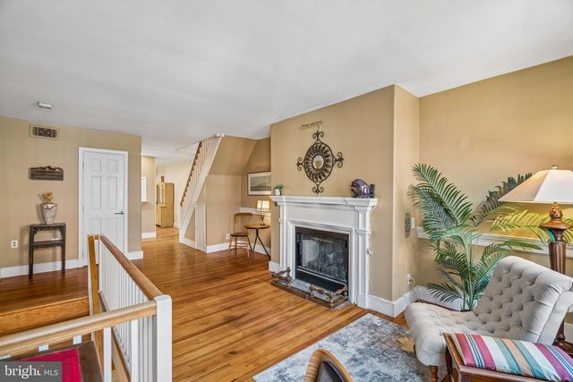 156 N 3RD ST, Philadelphia, PA 19106
