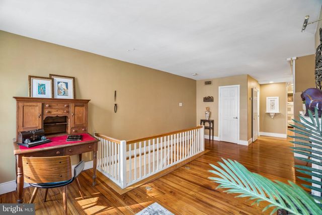156 N 3RD ST, Philadelphia, PA 19106