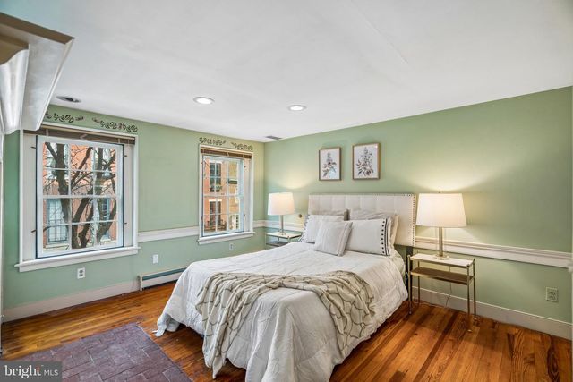 156 N 3RD ST, Philadelphia, PA 19106