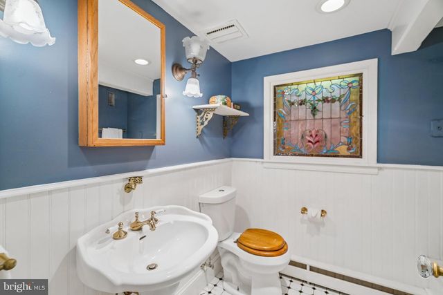 156 N 3RD ST, Philadelphia, PA 19106