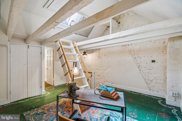 156 N 3RD ST, Philadelphia, PA 19106