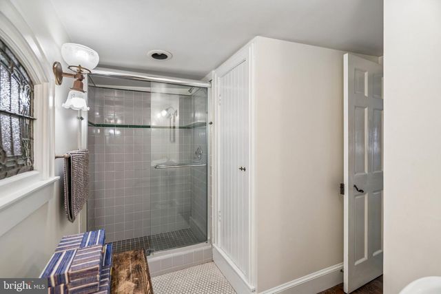 156 N 3RD ST, Philadelphia, PA 19106