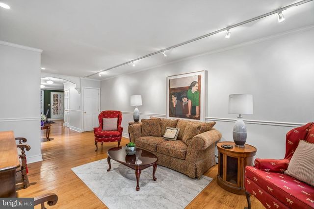 156 N 3RD ST, Philadelphia, PA 19106