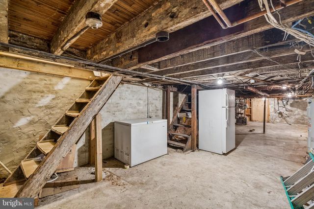 156 N 3RD ST, Philadelphia, PA 19106