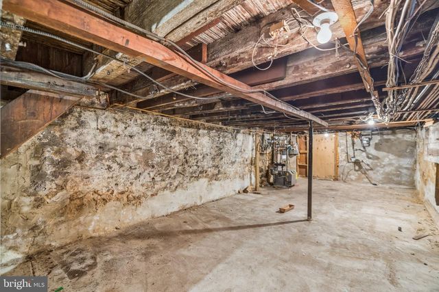 156 N 3RD ST, Philadelphia, PA 19106