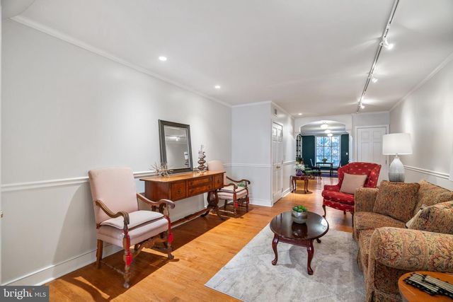 156 N 3RD ST, Philadelphia, PA 19106