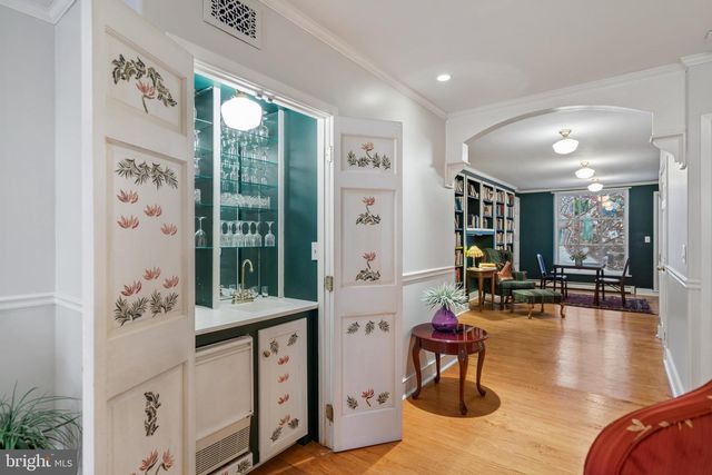 156 N 3RD ST, Philadelphia, PA 19106
