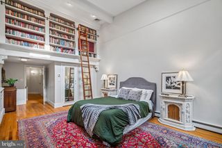 156 N 3RD ST, Philadelphia, PA 19106