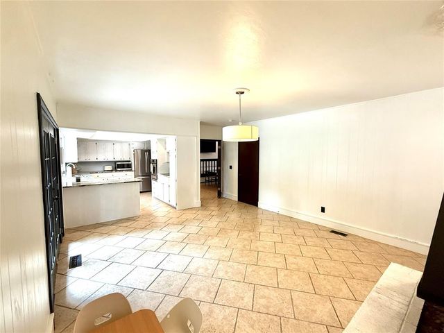 8809 Kensington Road, Oklahoma City, OK 73132