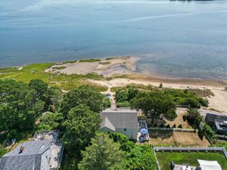 2 Wychunas Ave, Wareham, MA 02532