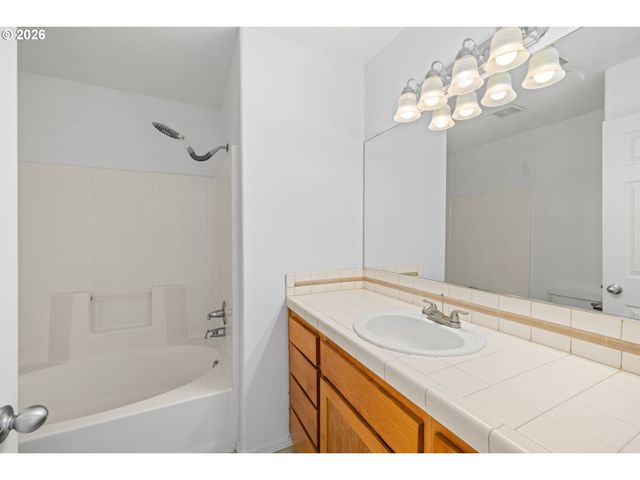 20642 Nw SEDONA Ln, Beaverton, OR 97006