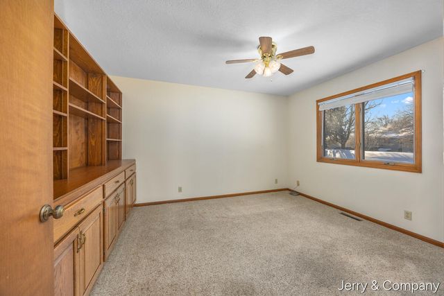 948 Laketown Drive, Holland, MI 49423