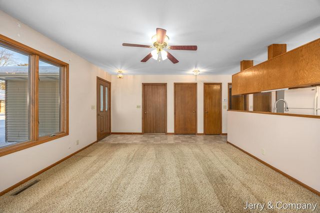 948 Laketown Drive, Holland, MI 49423