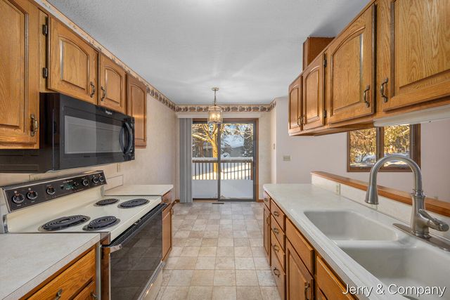 948 Laketown Drive, Holland, MI 49423