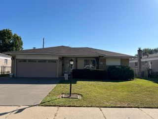 35078 Cavant Drive, Sterling Heights, MI 48310