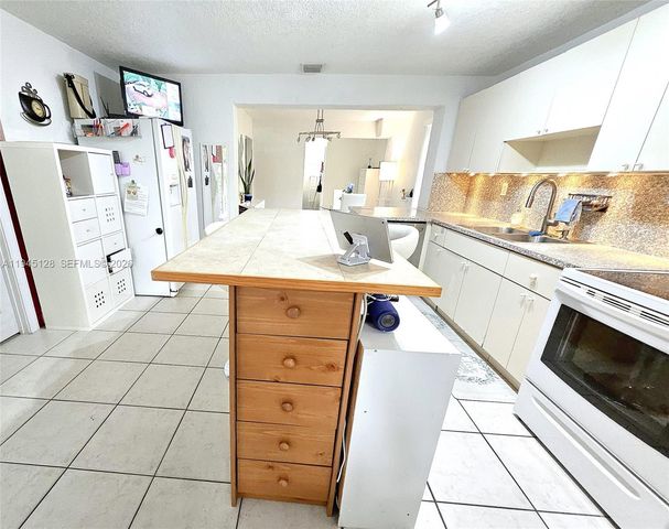 85 NW 126th, North Miami, FL 33168