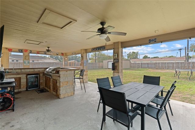 400 Rachal, Odem, TX 78370