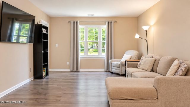 231 Atlantic Street 15, Keyport, NJ 07735