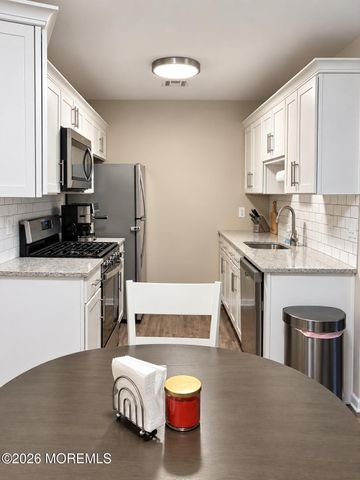 231 Atlantic Street 15, Keyport, NJ 07735