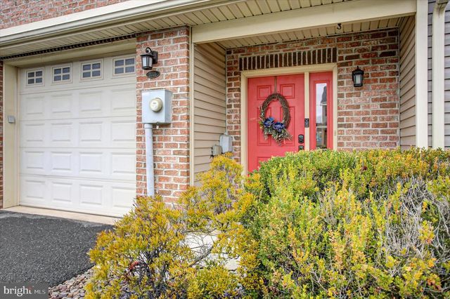 2035 POWELL DR, Chambersburg, PA 17201
