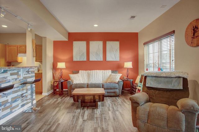 2035 POWELL DR, Chambersburg, PA 17201