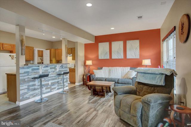 2035 POWELL DR, Chambersburg, PA 17201