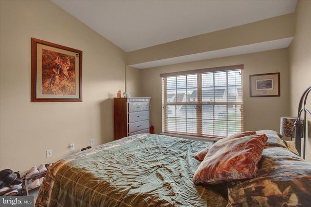 2035 POWELL DR, Chambersburg, PA 17201