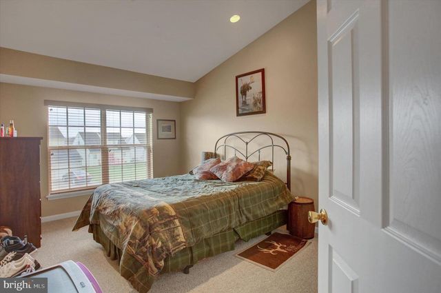 2035 POWELL DR, Chambersburg, PA 17201
