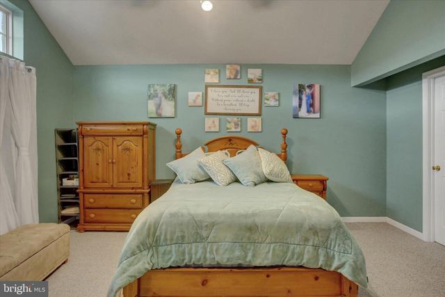 2035 POWELL DR, Chambersburg, PA 17201
