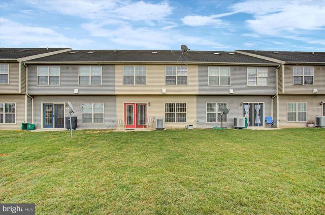2035 POWELL DR, Chambersburg, PA 17201