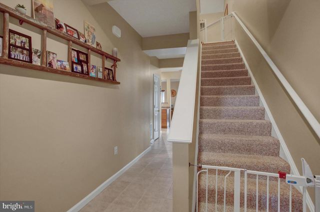 2035 POWELL DR, Chambersburg, PA 17201